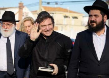 Javier Milei en su visita al lugar de descanso del Lubavitcher Rebb