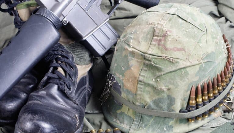 Armas rudimentarias usadas como trampas en la guerra de Vietnam
